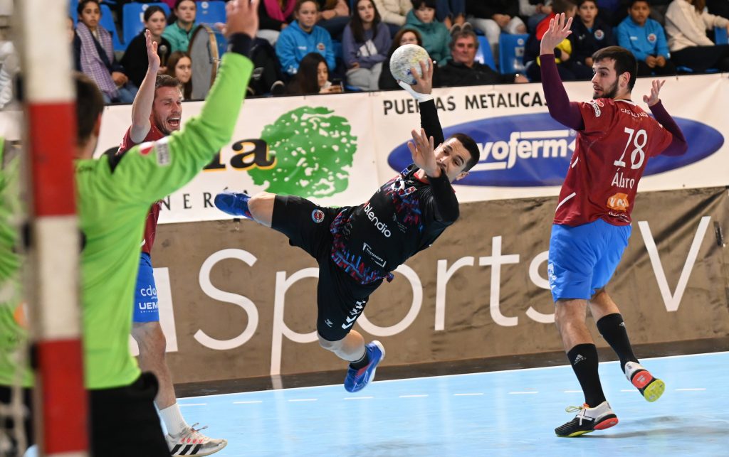Continúa la mala suerte para el Blendio Sinfín - Balonmano Sinfin Cantabria