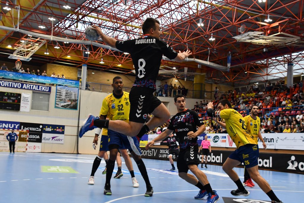 En busca del camino a la salvación - Balonmano Sinfin Cantabria