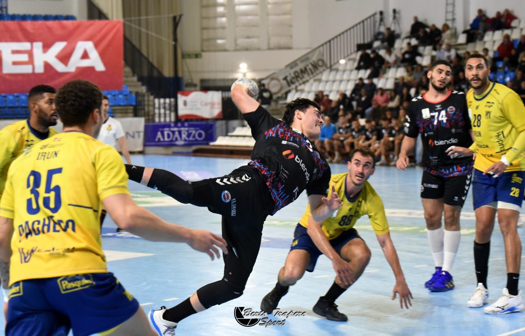Un paso más cerca de la salvación - Balonmano Sinfin Cantabria