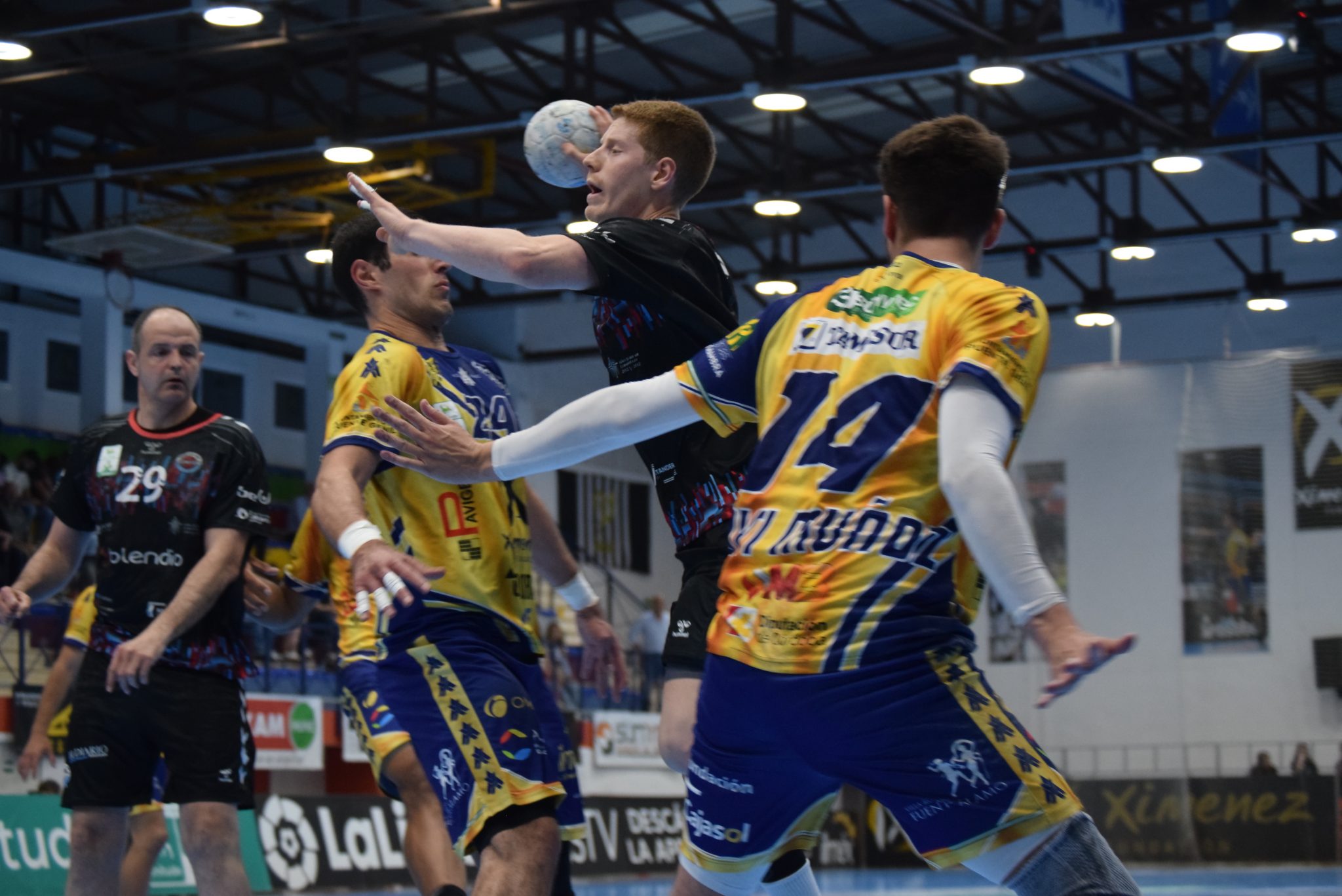 Una bache en medio del camino a la permanencia - Balonmano Sinfin Cantabria