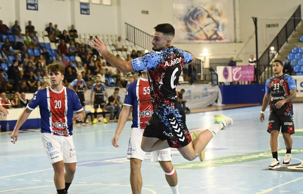 En busca de la ansiada victoria en La Albericia - Balonmano Sinfin ...